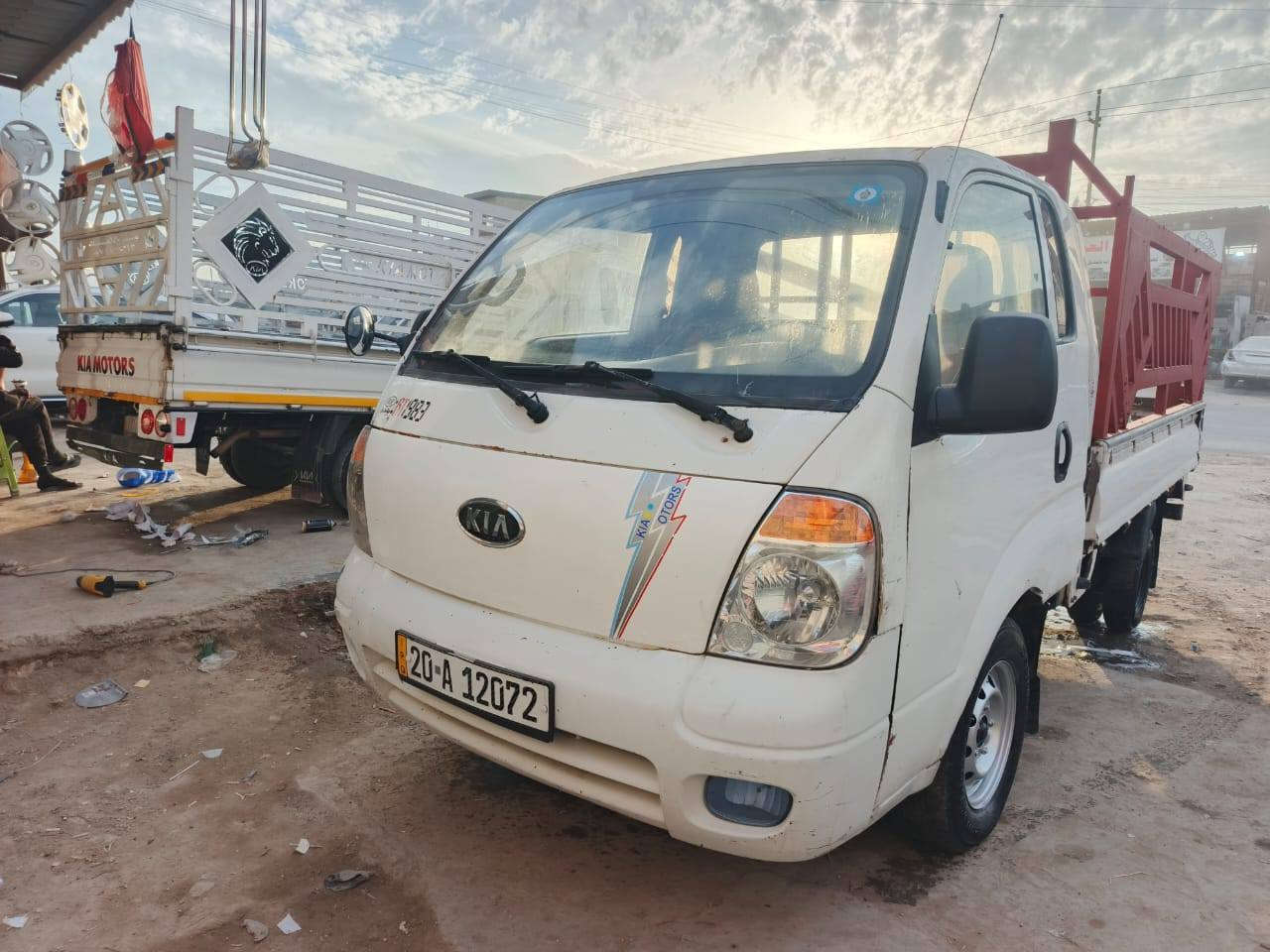 سلام عليكم سياره البيع كيه مسكر
مديل ٢٠٠٦
مكنيه  جديده مسكر لا تنقيص ولا بخار 
السياره جاهز وحلوه مابيه نقص خير من الله
رقم ديالى نكليزي جديد بسمنه
المكان بغداد المعامل
السعر ٧٥ وبيه مجال
رقم التليفون ***********
