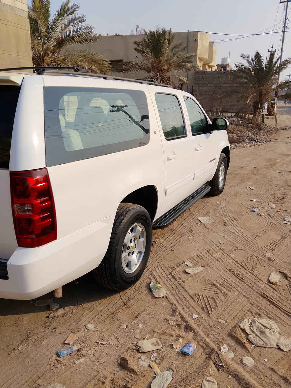 السلام عليكم تاهو طويل للبيع موديل 14 رقم بغداد باسمي مكينه جير جديد سعر 215 ورقه رقم التلفون ***********
