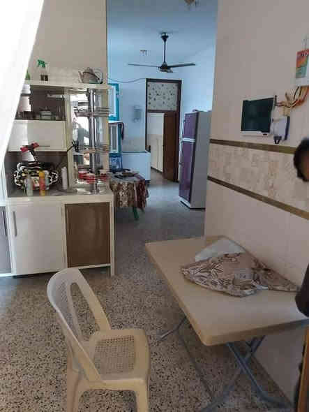 دار للبيع ١٠٠ متر ٥×٢٠ طابو صرف طابقين الطابق الاول كامل اي نقص مابيه والطاابق الثاني هيكل مسكف فقط 
السعر ٨٠ وبيه مجال 
العنوان /ديالى  بعقوبه  باب الدرب شرقي بعقوبه  قرب مدرسة مريم الجديدة  
للإستفسار على الخاص او الاتصال على الرقم. / ***********
