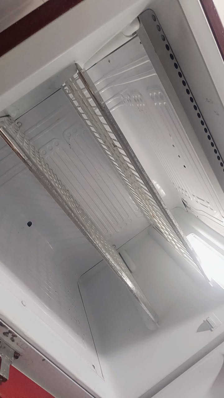 ثلاجه الحجم الكبير سعرها 100 وبيها مجال على الفحص مستعجله على بيعتها اقسم بالله عندي


**إذا كنت صاحب هذا الإعلان وتريد حذفه لأي سبب، رجاءا أرسل رسالة إلى الدعم الفني**