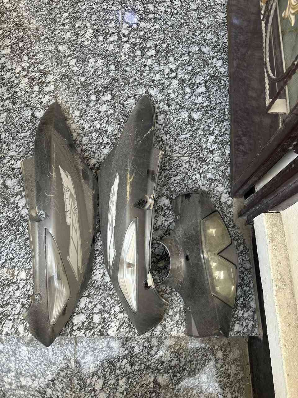 السلام عليكم عندي هذني غراض مال ثعلب للبيع كفرات وترايش وذيل ولحيه شلع 40 الف عنوان بغداد ***********
