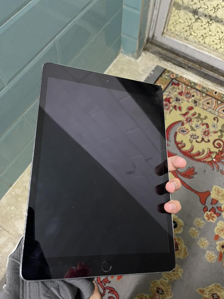 السلام عليكم ايباد 7 للبيع نضيف ما مفتوح الشاشه محتركه فقط ***********
