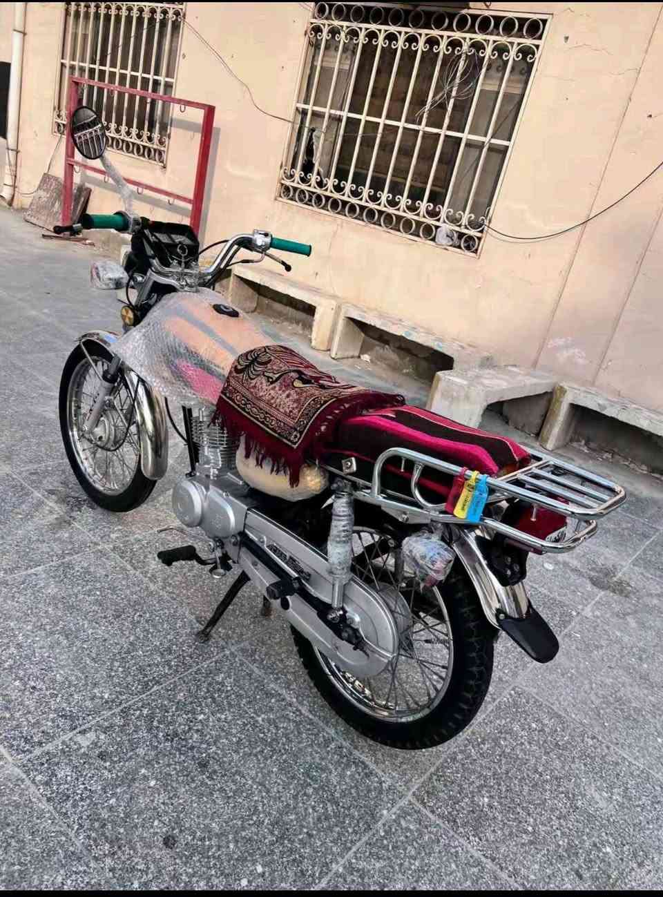 اربعه كير موديل 23 أوراق اصولي
مكينه كفاله  السعر 800 وبيها مجال مستعجل عل بيع
للتواصل ***********
