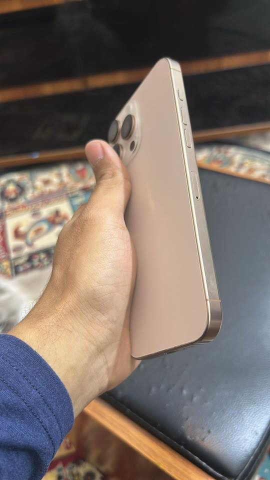 السلام عليكم
١٦ برو ماكس ذ ٢٥٦
بطارية ٩٣٪؜
بدون غراض
دبل سيم كارت
مبدل ضهر فقط 

للبيع بسعر مليون قفل 
***********
