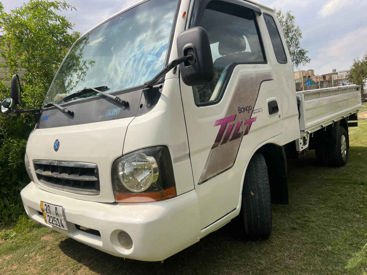 السلام عليكم كيه موديل 2003 رقم واسط نكليزي رقم شاصي واضح بلادي محرك 3000 شاصي مكفول من كسر ولحيم وقواطي السيارة تخم تاير جديد صبغ حزام جماليه محرك حاويه كير وكسن وشاصي كفاله عنوان بغداد الجديدة *********** السعر 76 وبيها مجال بصيط
