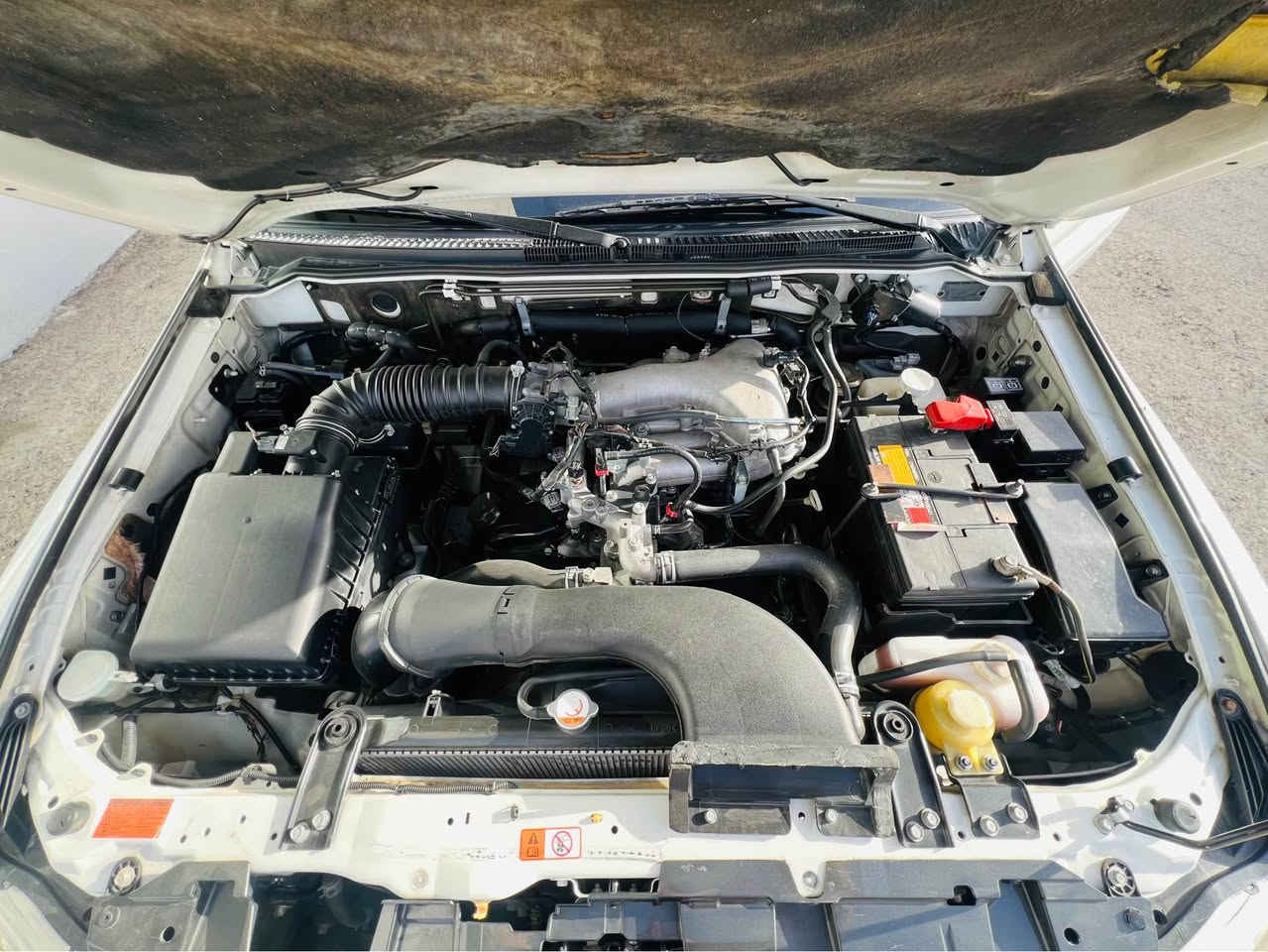 السلام عليكم 

باجيرو 2016 حبتور دمام فول مواصفات

سيارة جاهزة  رقم اربيل دولي هزه وسنويه جديده 

كير محرك ما مفتوح بلادي 

صدر جديد

فتحة سلايد روف

جلد كشنات كهرباء

دمام خلفي

حساس

لايتات زنون ولد نهاري وزراك على الايت

تبريد ثلج منفصل 3 قطع

7 راكب 

مروحة اضافية لتبريد تبريدها ثلج ماشاء الله

السونار مرفق بلمنشور 

محرك 6 سلندر 3500

تحكم ستيرن 3 جهات

السعر 173 وبيها مجال بسيط

مكاني النجف شارع المحافظة 
                 اتصال واتساب

*********** النجف, العراق
