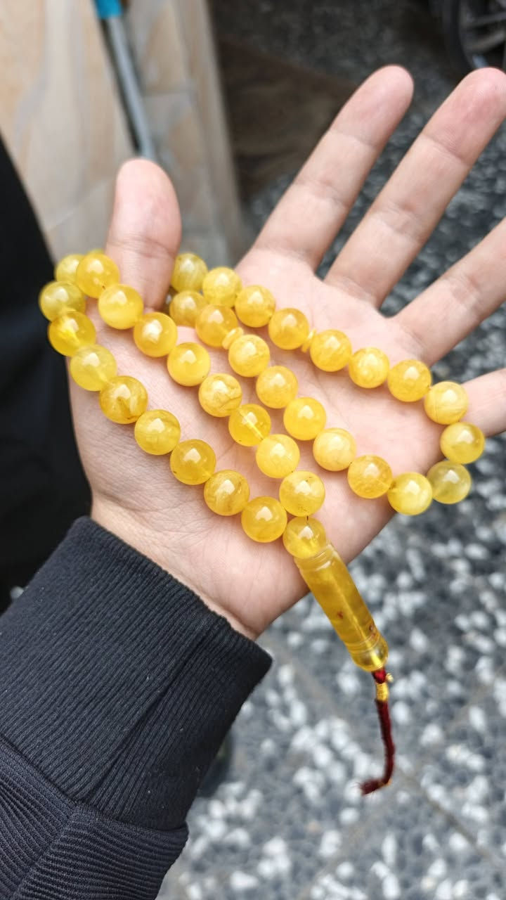 سلام عليكم للبيع سبحة كهرب حر طبيعي شاهد استندر الوزن ٥٠ غرام عدد حباب ٣٩حباية السعر ٢٥٠الف استفسار ***********
