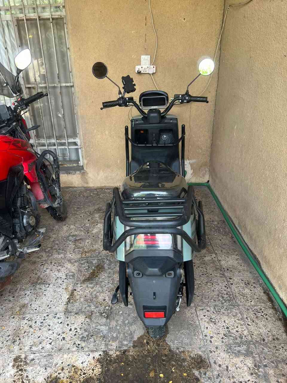 دراجه شحن تسلا مستعمله تشبه الجديده ما ماشيه هواي الدراجه فول مواصفات تجي ويها ملحقاته مثل خوذه و جادر وستاند تلفون الرقم  770 796 0283


**إذا كنت صاحب هذا الإعلان وتريد حذفه لأي سبب، رجاءا أرسل رسالة إلى الدعم الفني**