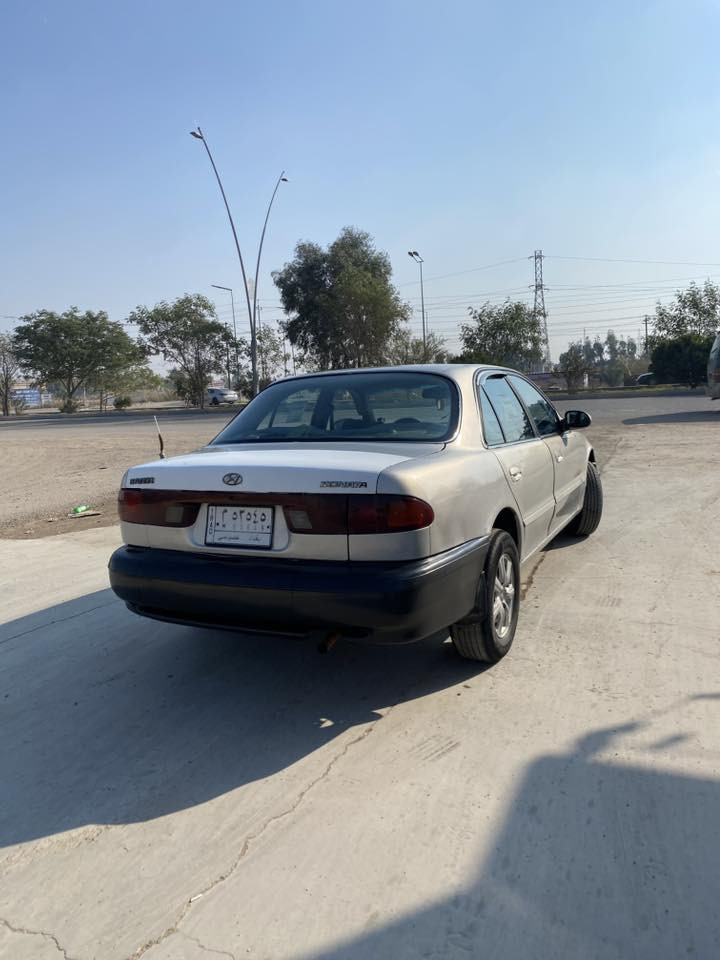 سوناتا 1994 رقم بغداد مشروع وطني محرك 2000 كير محرك صدر  كله حاويه تبريد ثلج تدفئه شغاله كهربائيات كلهة شغاله سستم سماعات و مسجل جديد تخم تاير مازدات جديد شادهن لايت فول  داخلهة كلهة جديد شرط ترايك 180  السعر 44 و بيهة مجال. عنواني ديالى الخالص ***********
