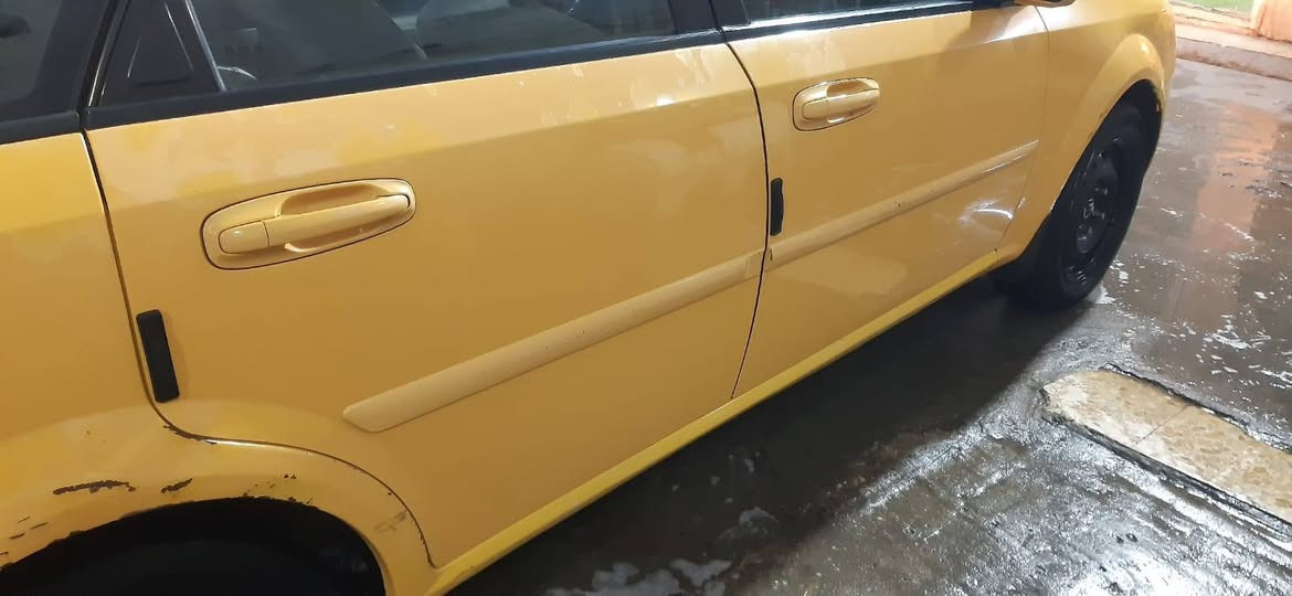 سلام عليكم وبتره لبيع سياره جاهزه مكينه كير تبريد خير من الله بيه دوسات صبغ وكو صبغ بين باب سايق ولوراه  سياره جاره مصبوغه موديل 10 البيع عنوان بغداد حي اور سياره راعيه ريد تحويل مكاتبه مروريه  ***********... سعر63 وبيه مجال
