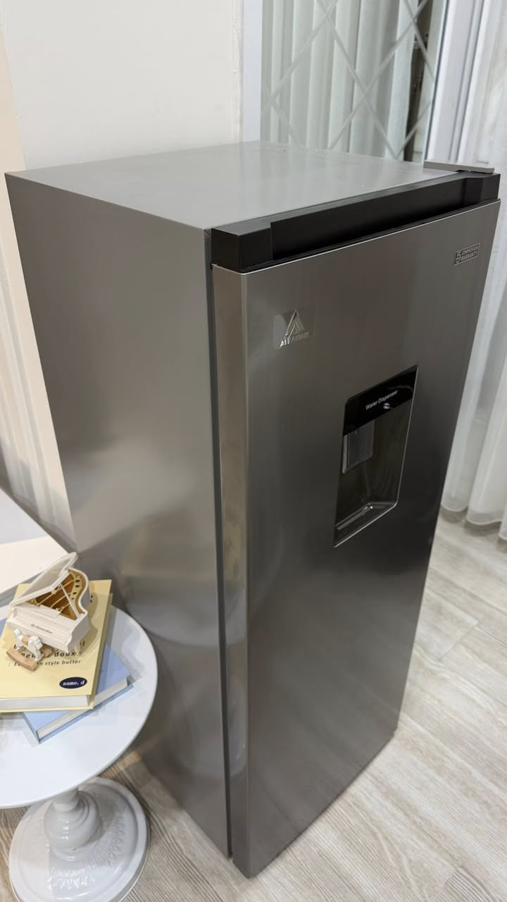 ثلاجة الحافظ استخدام شهر ونظيفه وجديده وبيها مكان تخزين الماي وواسعه من الداخل
حجمها وسط تفيد الي حيزوجون جديد او عائله صغيره 
اخذتها ب250 اريدها ب195


**إذا كنت صاحب هذا الإعلان وتريد حذفه لأي سبب، رجاءا أرسل رسالة إلى الدعم الفني**