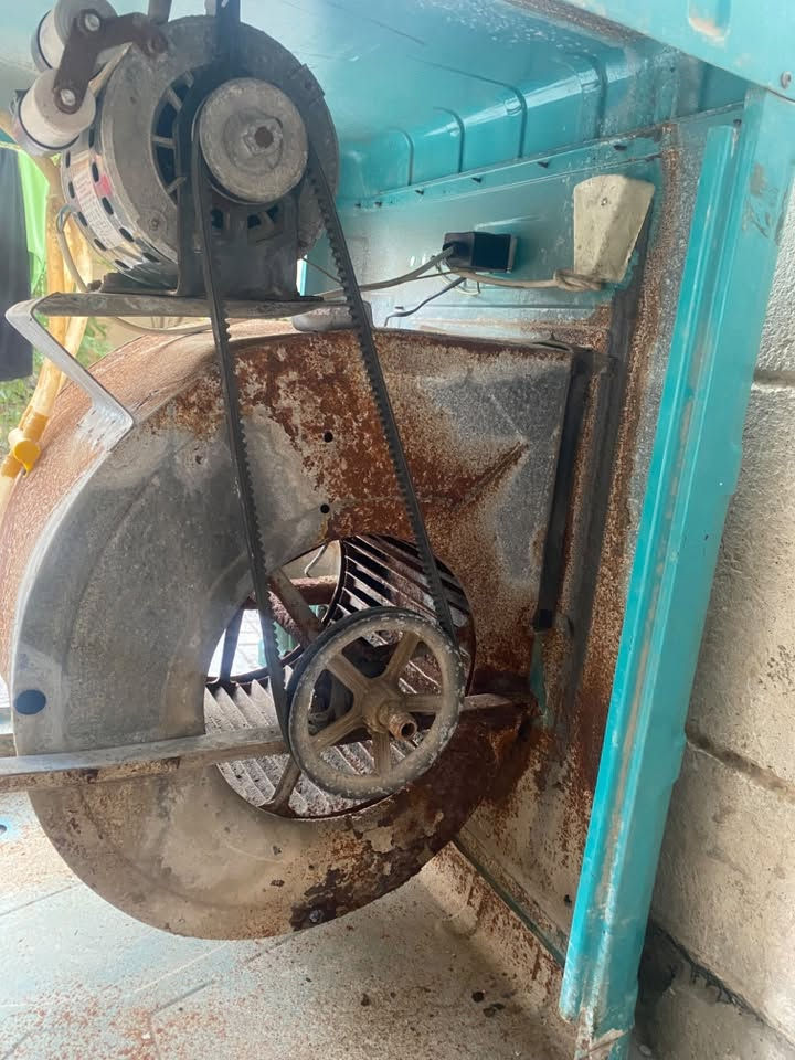 مبرده للبيع
بيها عطل مااعرفه شنو
السعر 55 وبيها مجال


**إذا كنت صاحب هذا الإعلان وتريد حذفه لأي سبب، رجاءا أرسل رسالة إلى الدعم الفني**