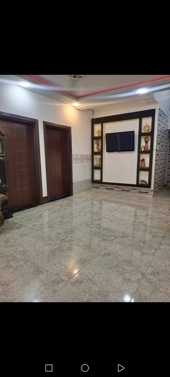 عروض مكتب الصادقين للعقار
عروض مكتب الصادقين للعقار

دار للبيع في حي الاخاء مساحه 200 متر واجهه 10 عمق 20

ملك صرف طابو الزهور. بناء محدث 2023. قرب جامع الصادقين
ط الاول. غرفتين نوم. هول. استقبال. مطبخ. صحيات.

ط الثاني. ٣ غرف نوم. هول. سطح ناصي سطح عالي

مراجعه مكتب الصادقين للعقار سايدين الكنيسه تايتينك مقابل مرطبات الصفار للاتصال ***********
نستقبل جميع العروض التجاري والسكني
