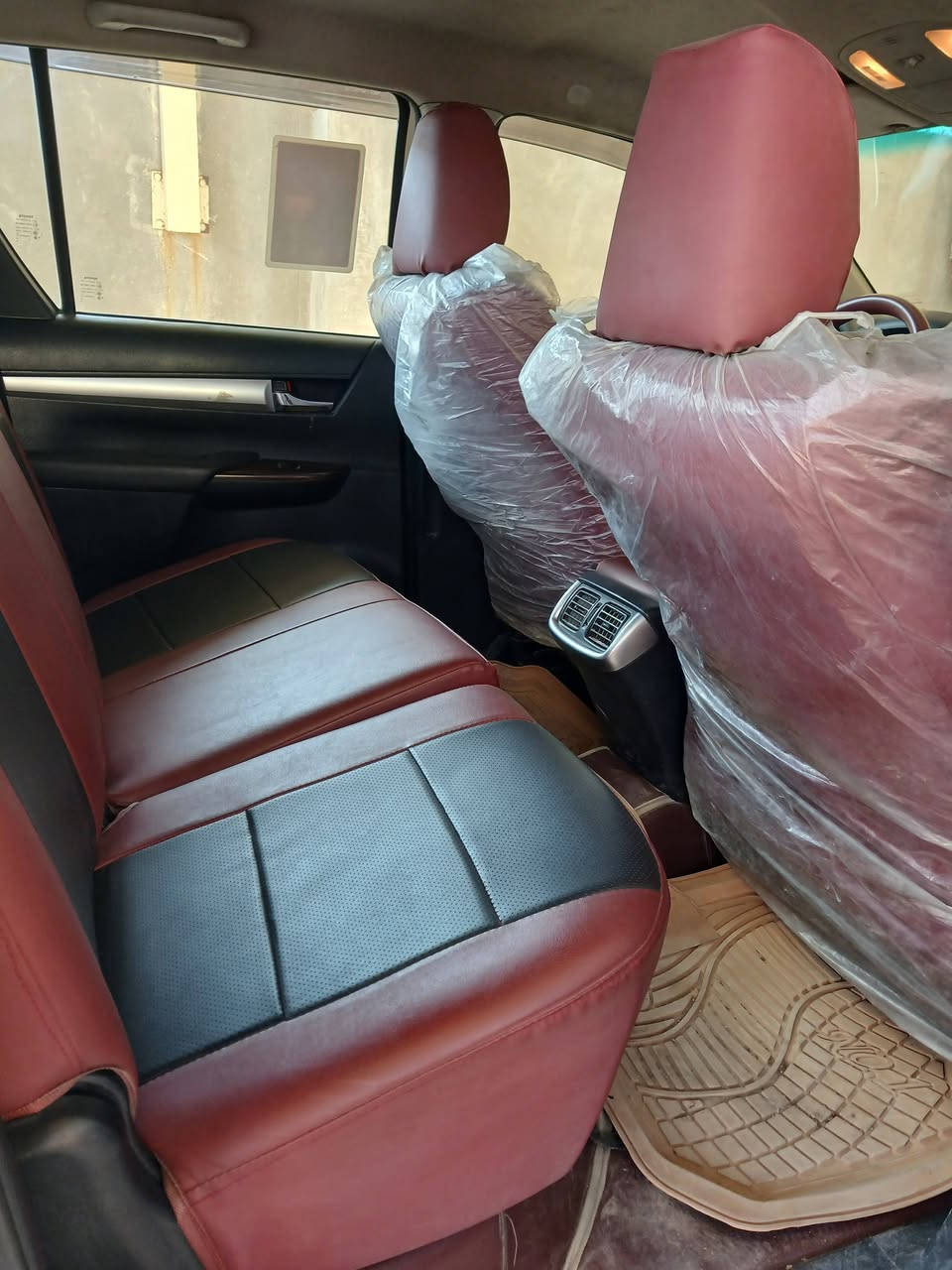 بيكم تيوتا هايلوكس موديل 2020 ناصي بأسمي شركة ساز ماشيه ١١١ الف كم رقم بغداد مشروع وطني السعر 265الشر اي يتصل بيه خير ويدلل ***********
