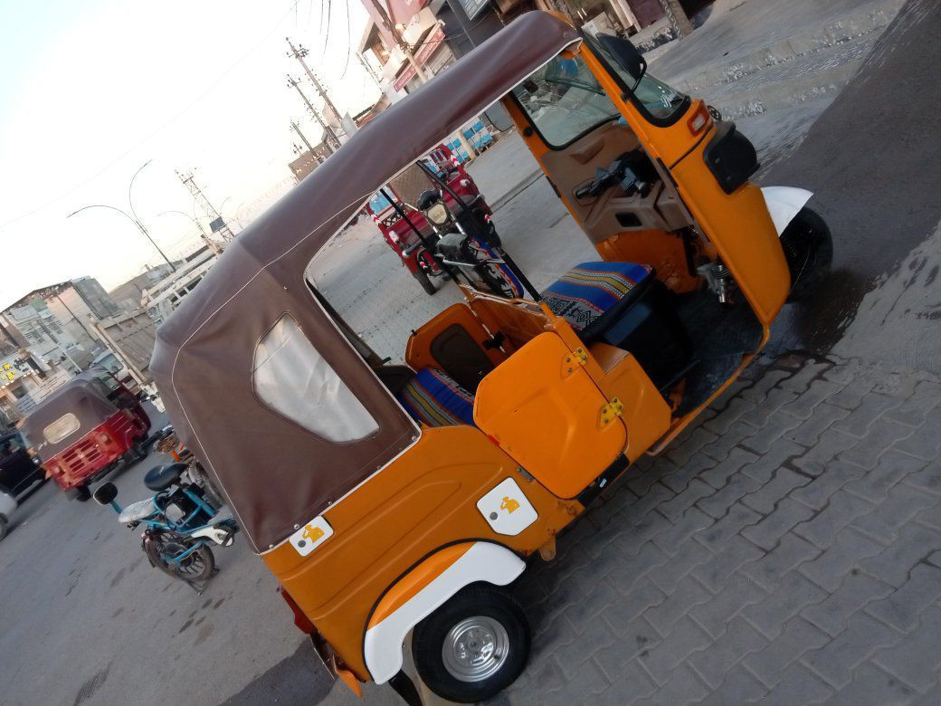 موديل21شهر الخامس رقم وسنويه انكليزي بيها ضربه بلغد اليسره وراجع بارد مكينه  مجفته جديد تكتك جاهزه من كلشي شغل واطلع سعرها 7وبيها مجال مكاني بغداد ابو اغريب بلحصوه 
***********اتصال
***********واتساب
