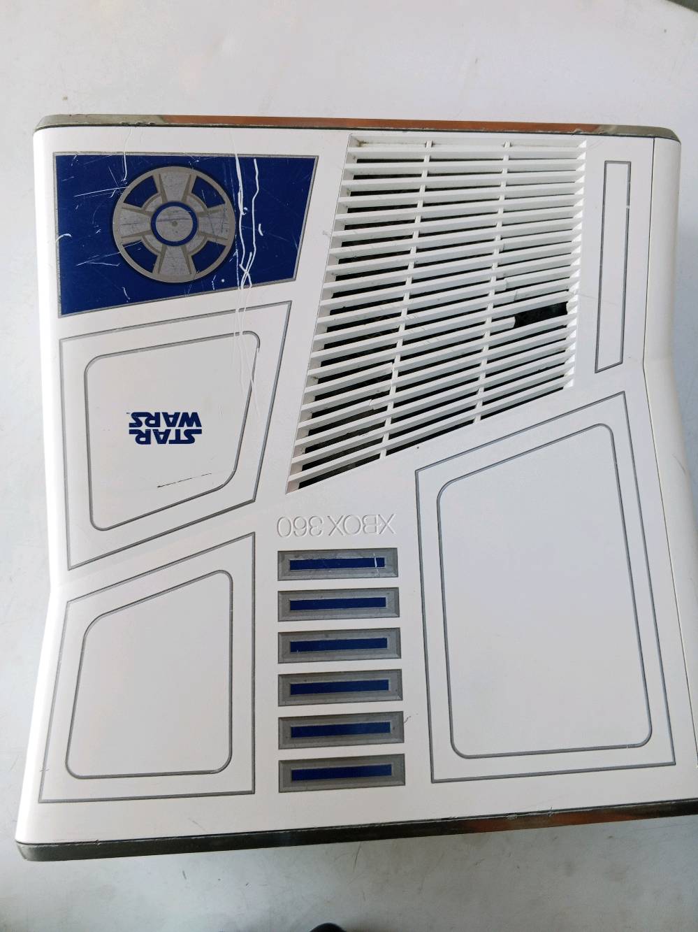 سلام عليكم اكس بوكس كامل ملحقاتة ويا 360بي 141لعبة الجهاز باندل نضام اورورة كلش نضيف متسمعلة صوت 


