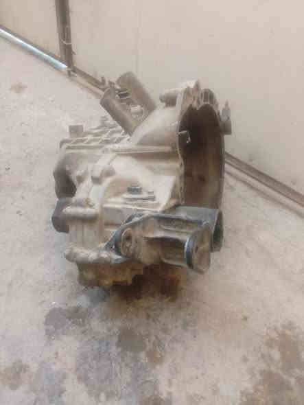 السلام عليكم كير ليفان 620 للبيع كير نضيف عل شغل مال سيارتي شديت كير اوتوماتيك واريد ابيعا السعر 300 ألف وبيه مجال اتصال على الرقم ***********
