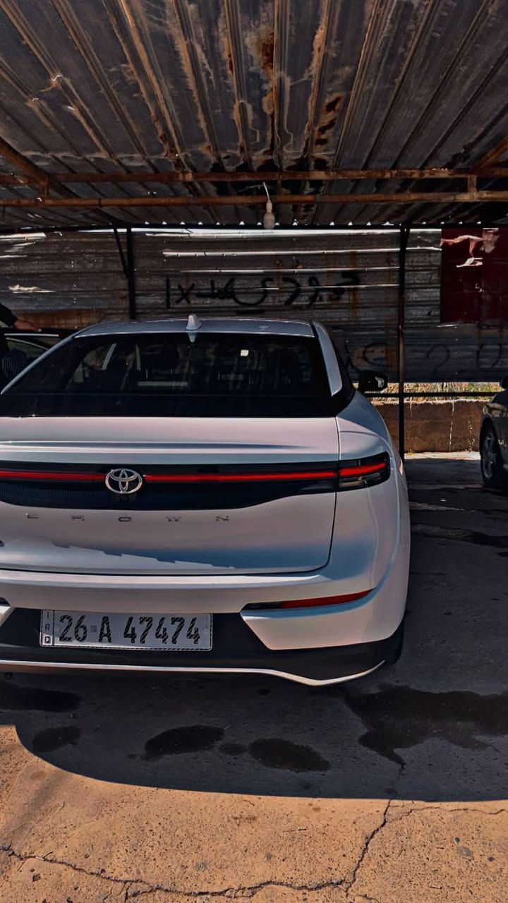 السلام عليكم تويوتا كراون هايبرد موديل 2025 رقم صلاح الدين مميز بدون ضرر ماشية 37 الف فول مواصفات عدا الفتحة السعر 340اوبيها مجال الاستفسار والاتصال ع الرقم ***********
