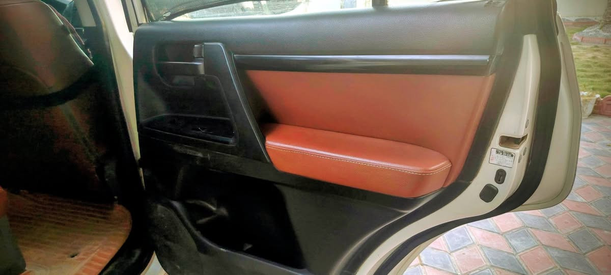 السلام عليكم...
لاندكروزر ٢٠١١ ستينية جاهزة تماما من كلشي ماشيه ٢٢٠ الف بيها شي بسيط جدا بالجاملغ الأمامي بگد الشبر والجاملغ الخلفي اقل من الشبر
حدادية صدر جديد
تخم تاير جديد
مابيها اي نقص
مكاني بابل ***********
