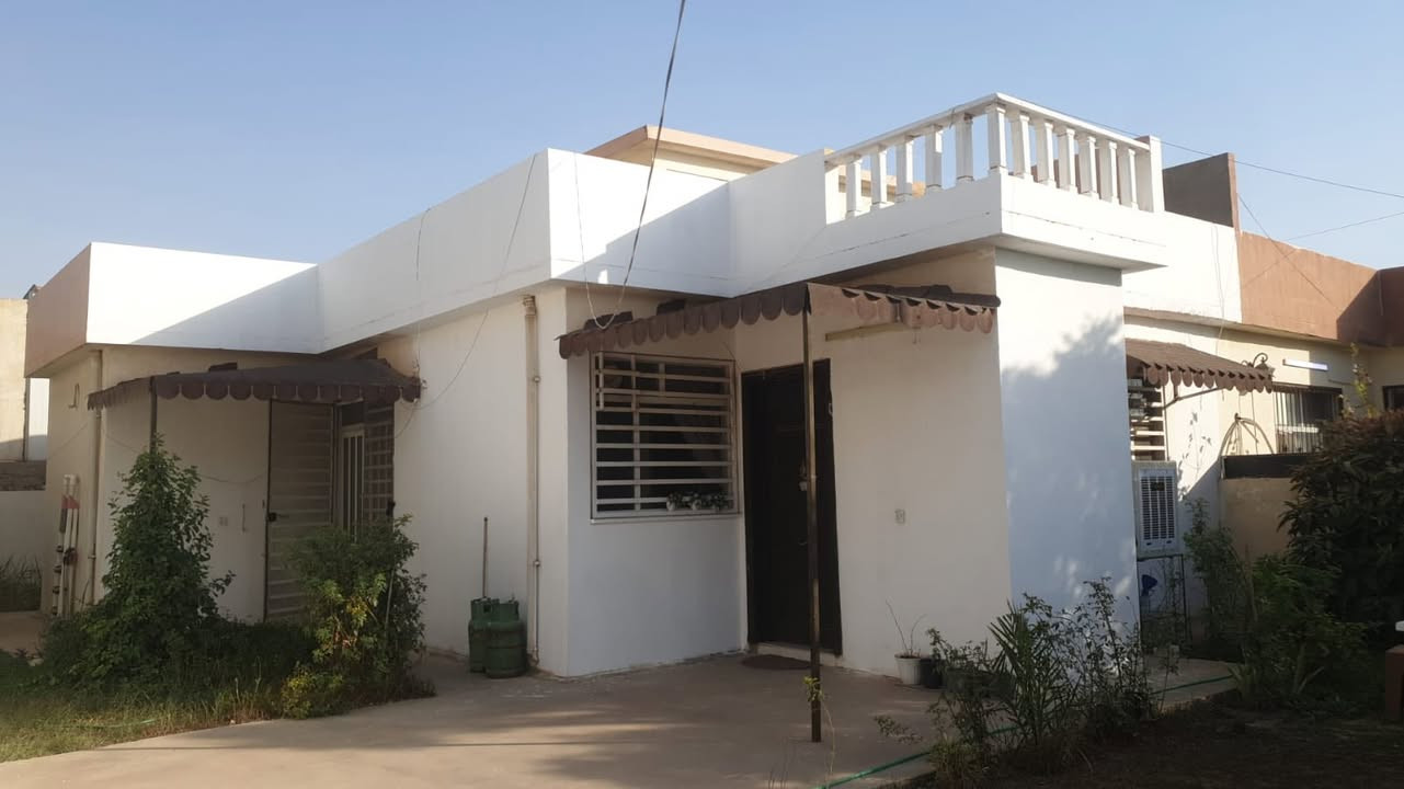 بيت لايجار
في اربيل اشتي 1
2غرف نوم 
250متر
حديقة 
مجموعة صحيات 
اسقبال
تواصل معي عبر ارقام موجود
واتساب او اتصال
***********
