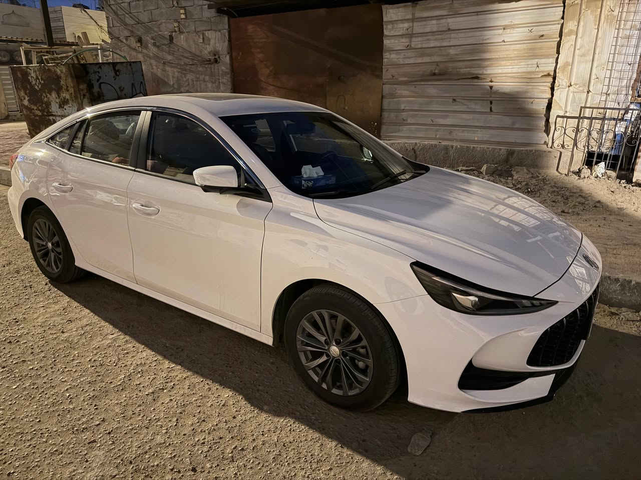 السلام عليكم موديل 2025 سياره ام جي جي تي ام جي 5 سياره محرك تنفس طبيعي 1500 سياره كفاله عامه ماشي 5000 سياره فول مواصفات اربع كاميرات شاشه فتحه رايات شفط كشنات جلد سياره جديده على الشركه رقم اربيل باسم شركه لؤلؤه الاعتماد سعر 125 بصره المعقل ***********
