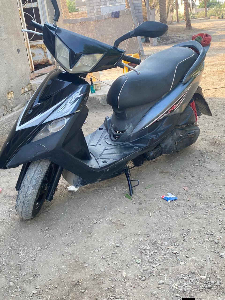 سلام عليكم دراجه ياباني مكينه مامفتوحه بس بيها شويه خشونه سلف شغال دراجه حلوه مكاني سوق الشيوخ حي دولار
سعرها 475 وبيها مجال 
وهذا رقمي ***********
