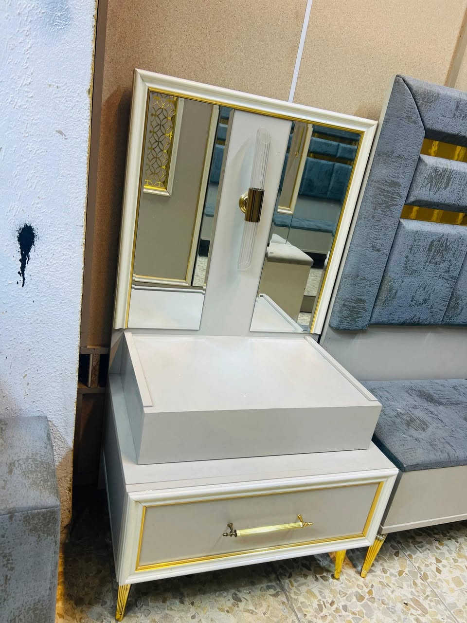 غرفه تركي 10 قطع مودرن حديث 💯نظافه 95 واصل شد او نقل


**إذا كنت صاحب هذا الإعلان وتريد حذفه لأي سبب، رجاءا أرسل رسالة إلى الدعم الفني**