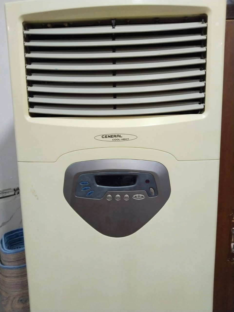 سبلت ٣ طن جنرال أمريكي نضيف جدا سعرة ٧٠٠ وبي مجال بغداد تقاطع درويش ***********
