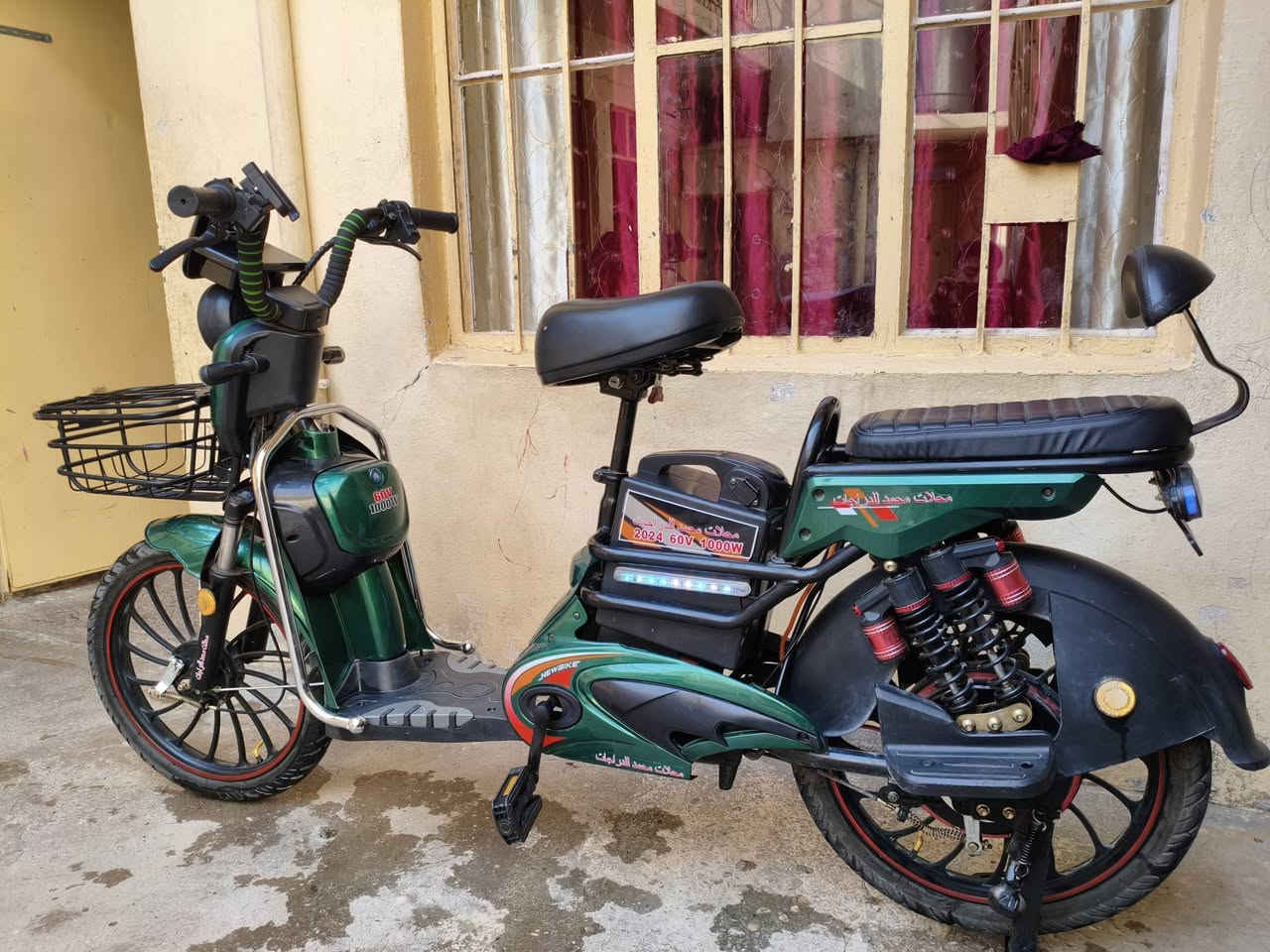 ماطور شحن للبيع
بطاريات 5 

الماطور نضيف بلوتوث شغال 

السعر 350 قفل السعر نهائي 

مكاني موصل زنجيلي امام محطة ابن الاثير

شراي طبلي خاص او وتساب  ***********
