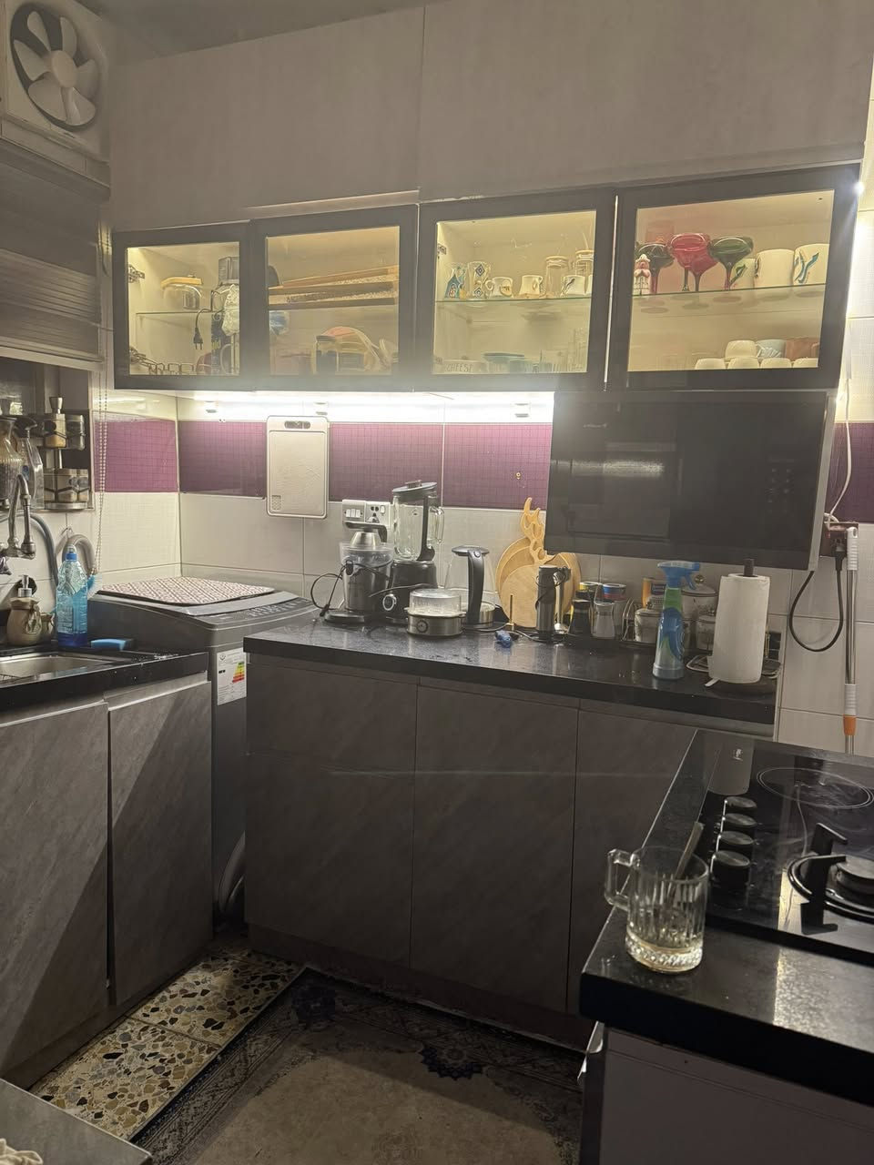 كاونتر للبيع بسعر مناسب ***********
