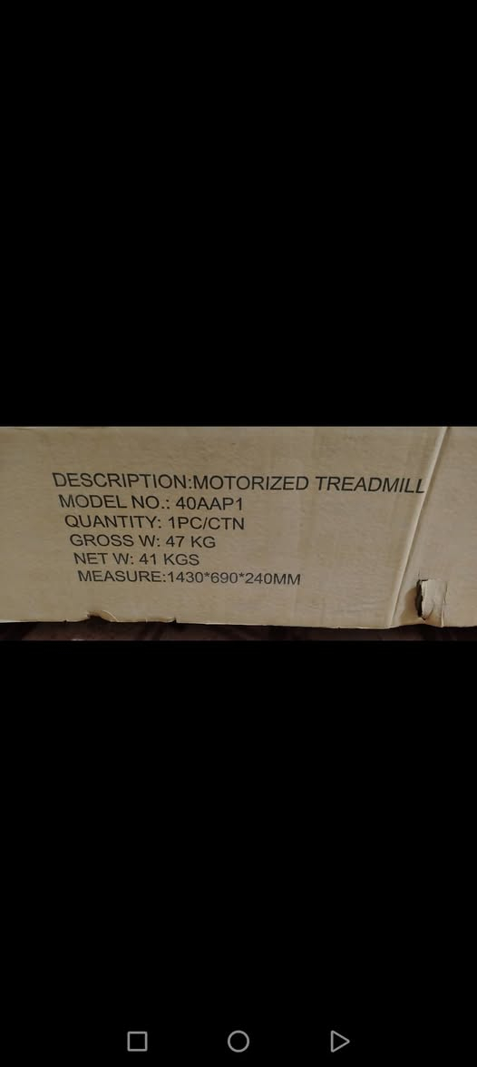 السلام عليكم
جهاز جري للبيع مستعمل كلش قليل 
وكلش نظيف اخو الجديد 
الاصلي من شركة هاوس جيم 
يتحمل وزن 120 وسرعاته عاليه قويه 
بي هزاز 
غير جبلي 
السعر 270 الف  .. لايوجد توصيل 
مكاني بغداد الشعب الصحه 
للاستفسار خاص او اتصال ***********
