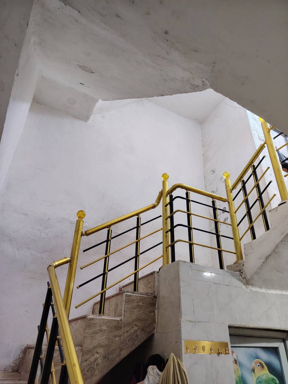 دار طابو صرف للبيع ماساحت البيت ( 130 متر ) واجهت البيت 4و ربع نزاله 30 متر ( العنوان الشعب بوب الشام شارع المشایخي قرب ملعب رسول ) طابقین بناء طابوك صب 
مسلح يحتو غرف نوم ثنین 5 في 4 
+ استقبال 8 في4+ مطبخ 5 في 4+ صحیات دخلیه وخارجیه + صاله 4 في 4 + ترك 1 في 4+ 
طرمه 13 في 4 البيت بسمي  للتصال *********** بي وتساب
