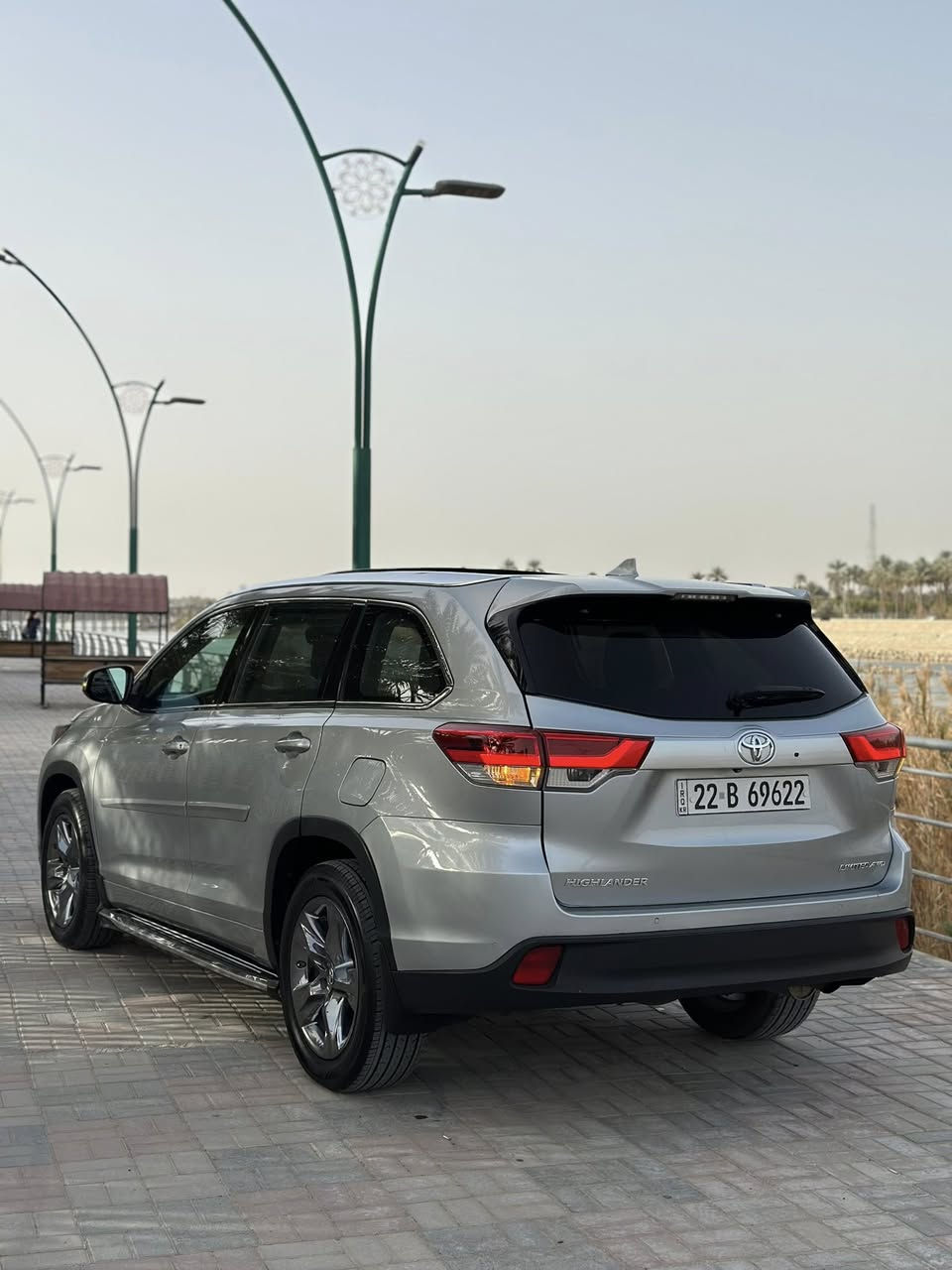 السلام عليكم 
تيوتا هايلندر (2018) امريكي كلين بدون صبغ 
رقم اربيل تحويل مباشر ماشيه (104) على نضافه محرك( V6) السياره جديده 
فئتها (LIMITED/AWD)                            1/1
بصمه ابواب 
بصمه تشغيل 
تشغيل عن بعد 
بانوراما 
فورويل 
كشنات جلد 
كشنات كهرباء
هيتر ستيرن 
تدفئه كشنات 
تبريد كشنات 
لد امامي 
لد خلفي 
5كامرات امامي جانبي خلفي 
تحكم سترين جهتين 
رادارات 
تحديد مسار 
صندوق كهربائي 
شاشه الحجم الكبير 
تدفئه تبريد كشنات خلفيه 
7راكب 
ومواصفات الهايلندر معروفه 
السعرر//285 ورقه وبيها مجال بسيط 
للاتصال//***********
***********
