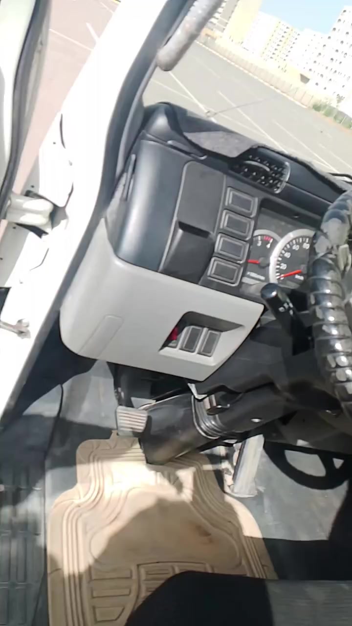 سلام عليكم كنتر 2023 ماشية 66الف مكفولة رايدهة 320ورقة ***********
