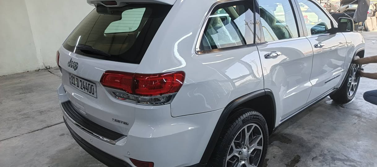 سلام عليكم
جيب لاريدو وارد امريكي
سيارة فول واحد على واحد 
كشنات تدفئة تبريد
تشغيل عن بعد
فتحت سقف سيارة جديدة بكل معنئ الكلمة التفاصيل اكثر اتصال على رقم الهاتف***********
