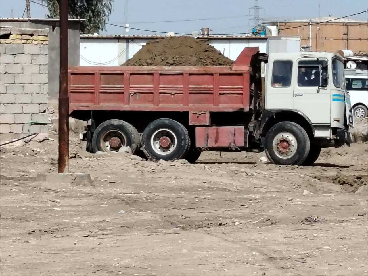 مان للبيع موديل 81مكينه 8خمسه وعشرين كير 130مجموعة نص بوربنين شاصي كبير غيرمكفول تايرات تخم تاير  جديد ويل صاج 24 بيع او مراوس  ***********

