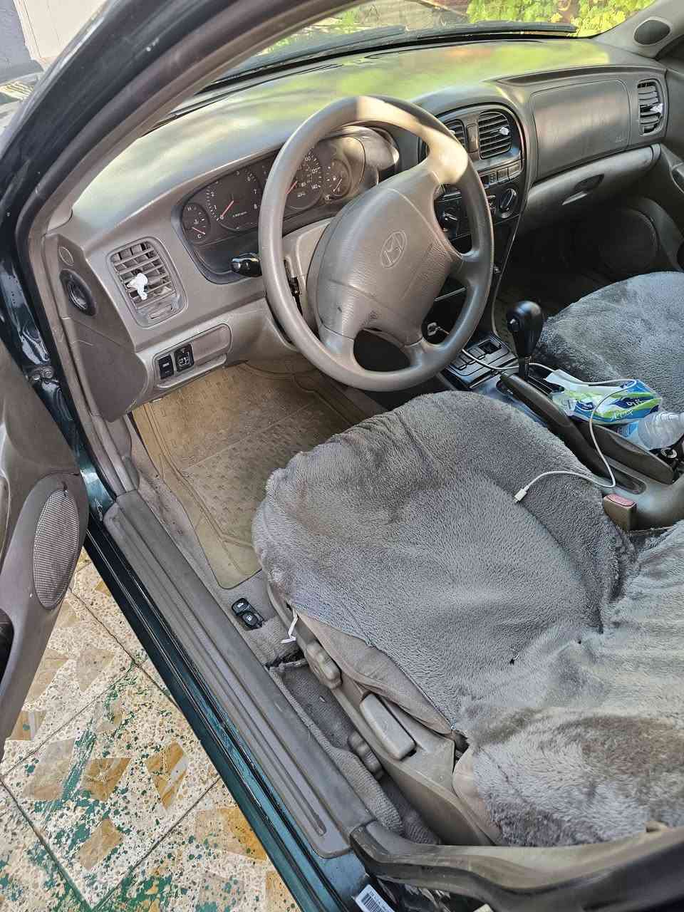 السلام عليكم سوناته للبيع رقم نينوى تحويل بي محافظه مشروع وطني   سنويه لل ٢٨ موديل ٩٩ مكفوله كفاله عامه من الضربه بس صبغ للجماليه مكينه اوكير استوني شاهدهن حداديه بل جيس كهربائيات كلها شغاله  تبريد ثلج السعر ٥٢ او بيها مجال العنوان نجف كوفه قرب معمل الببسي رقم التلفون ***********  السياره احله من الصوره

