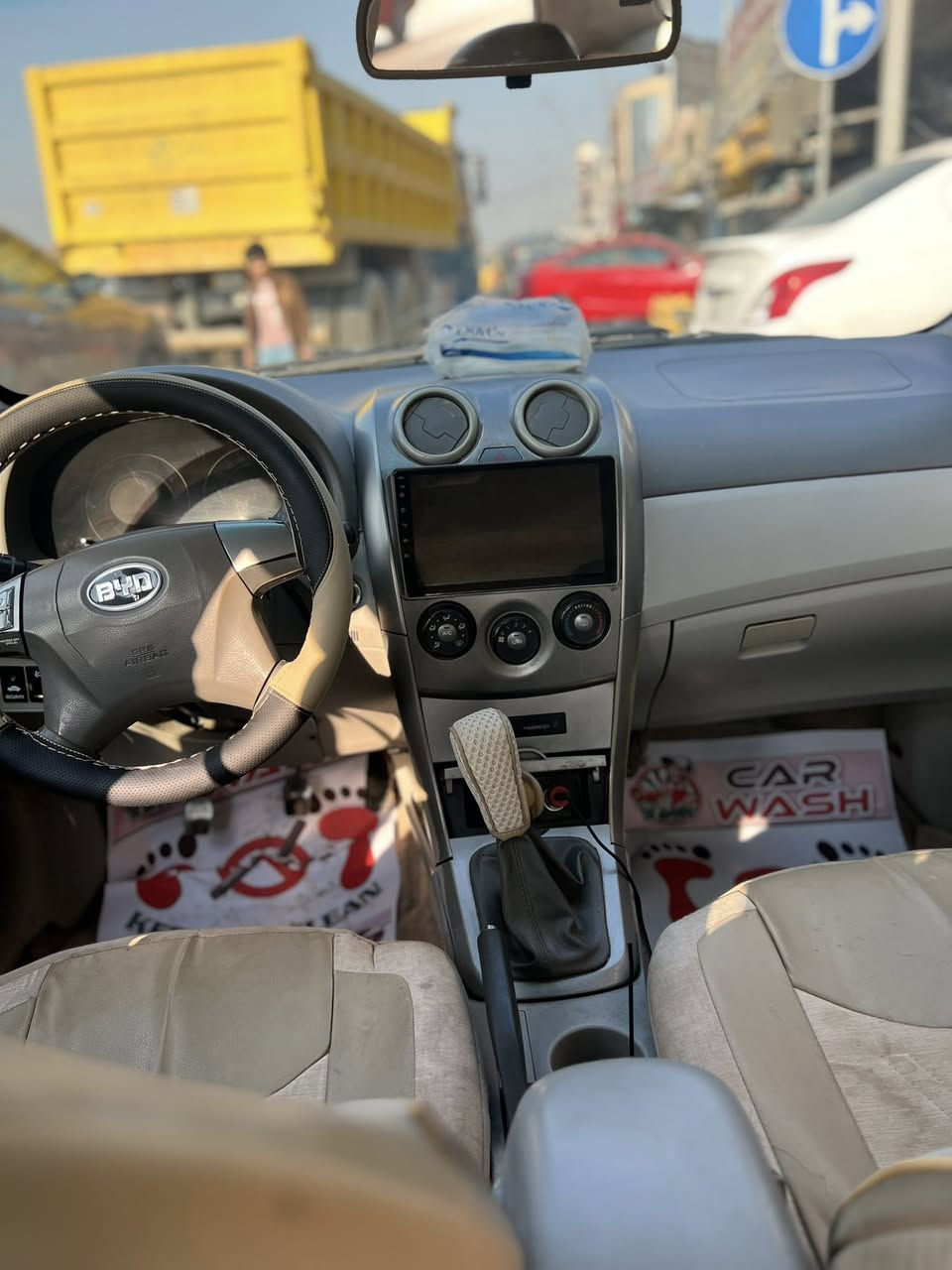 سلام عليكم بي وا دي كير عادي  موديل 2013 بسمي رقم دولي بيه كم قطعه صبغ ابيع حزام  كير ومكينه وحداديه وتبريد خير من الله سياره بصمه فتحه اشاير مري جلد شاشه  لايت زنون سعر 39 وبيه مجال بسيط حك جيبه عنون بغداد مشتل ***********
