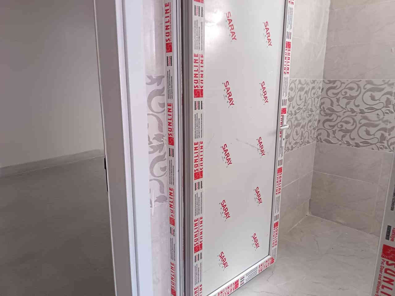 بعد التحية والسلام
دار للبيع المساحه ١٠٠ متر ٥* ٢٠
مكون الدار من  غرفة نوم عدد ١ هول مطبخ حار بارد
حمام داخلي صحيات خارجي
سيراميك كامل مع سقوف ثانوي
تبريد نظام دكتات

سعر ٣١ مليون 

الموقع كركوك واحد واحد حزيران خلف جامع الصفا

للاستفسار اكثر
هواتف ***********
المكتب *********** #اومراجعة_مكتب_سند_للعقار

نستقبل جميع عروضاتكم بيع وشراء وايجارات الدور السكنيه والأراضي التجاريه وغيرها

#إدارة_المكتب
