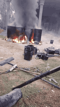 السلام عليكم ورحمه الله وبركاته يوجد جير لتزفيت السطوح والاساسات اليريد يتصل على الرقم ***********
