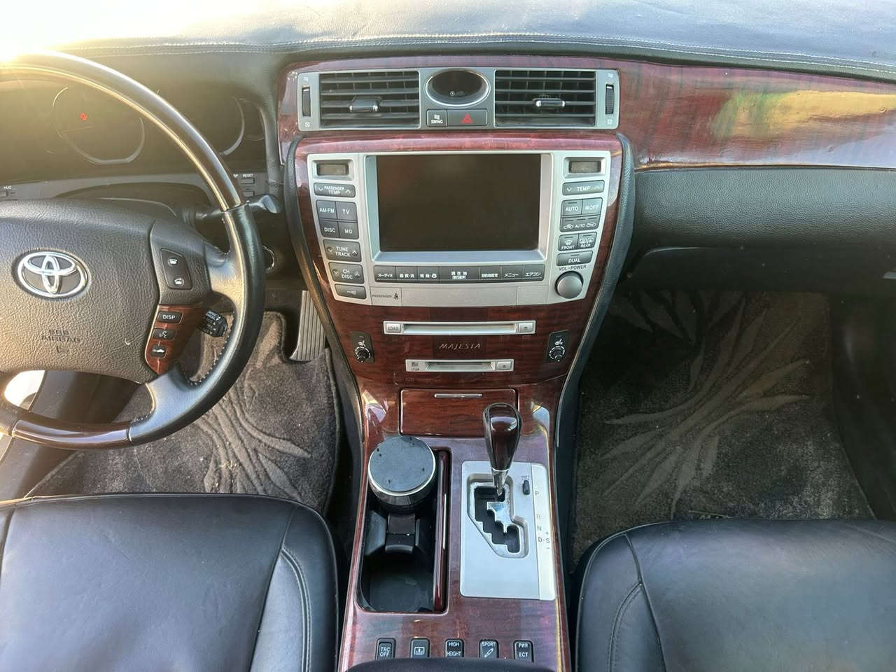 السلام عليكم ماجسته2007 اصل للبيع السعر 85وبي مجال لون ابيض 8سلندر ويلات رياضي كزوز رياضي بلادي خمس دكم فول مواصفات مزوعة رادار حساسات امامي خلفي كفالة عامة من الضربة والكصه سنوية وارقام متومة طبق الاصل المكان البصرة لاستفسار ***********
