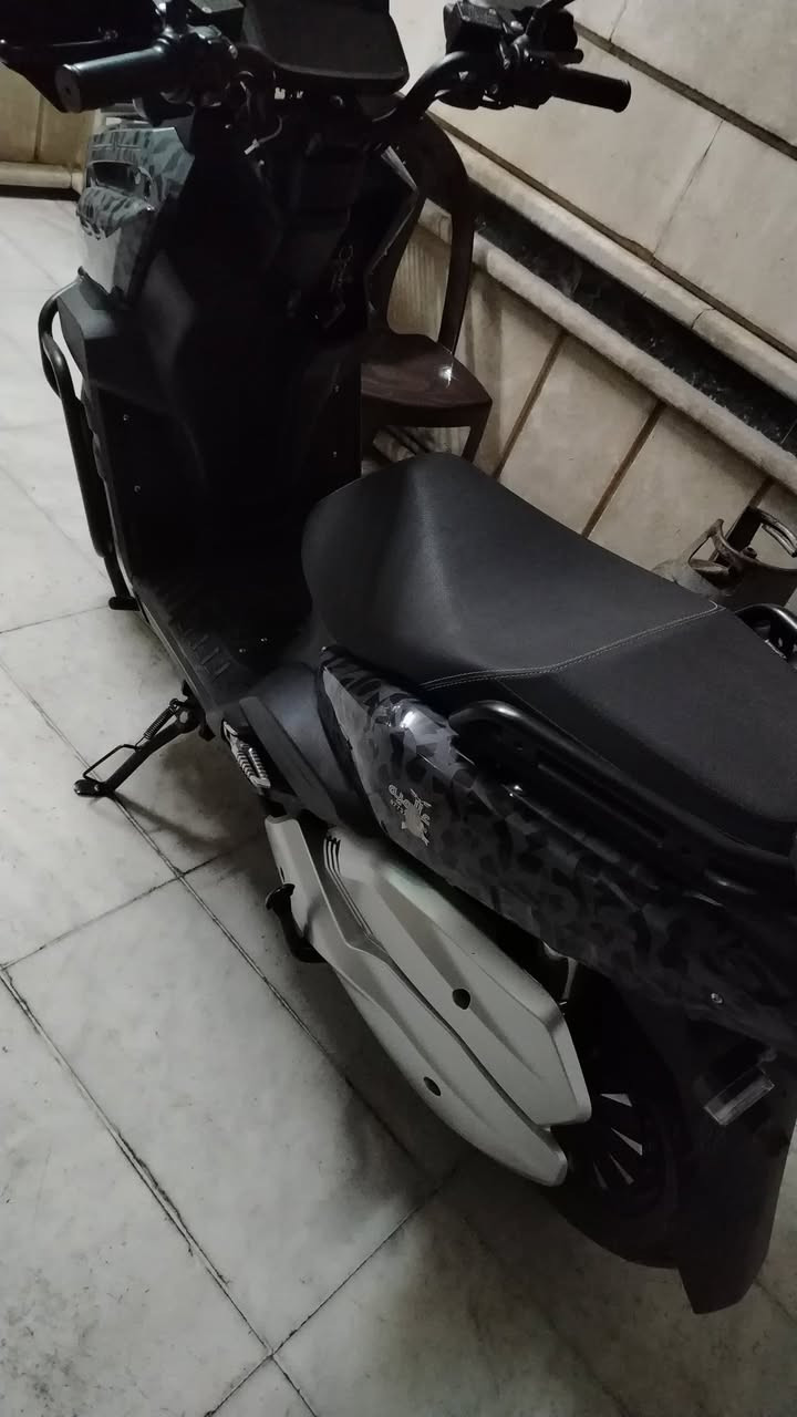 السلام عليكم..دراجه..اباتشي.. ا...بطاريات ..جرافيك ..مسطره ..عدد _..6.._ ..الملف 2000.سبورت ..السرعه الفعليه ..75. مع وزن 100 k.الدراجه..اجت بصمتين  وسويجين  طوارئ.. وكاله ..مكفوله من الشخط الواحد...زيرو وضع وكاله..بصمتين  ..اجت بنظام ..APS. أمامي...مثبت سرعه..لدات أماميه خلفيه وجانبيه..بلوتوث سبيكر محيطي ..ترحيب صوتي اثناء التشغيل..قفل سيكورتي .. ..دسك أمامي خلفي..اطارات قياس .12.z...عدد التحويلات.. 1..2..3...شلعه ومعدل شرط ال75...تقطع مسافه اكثر من .70.كيلو بل شحنه الواحده...شاحنه اصليه تدعم الشحن السريع والأيقاف الذاتي عند امتلاء البطاريات ...

ملف 3000حي القاهره للاستفسار ***********
