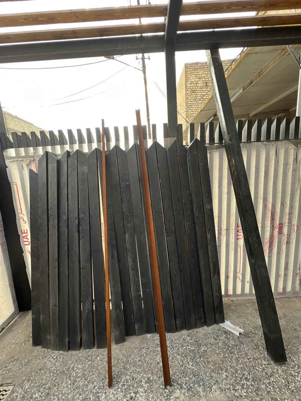 حديد للبيع ارتفاع 2 متر  2*4 سمك 2 ملم مصبوغ وجاهز مال سياج هاتف/ ***********
