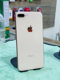 آيفون ٨ بلس • ٦٤ • بطارية ٧٥٪