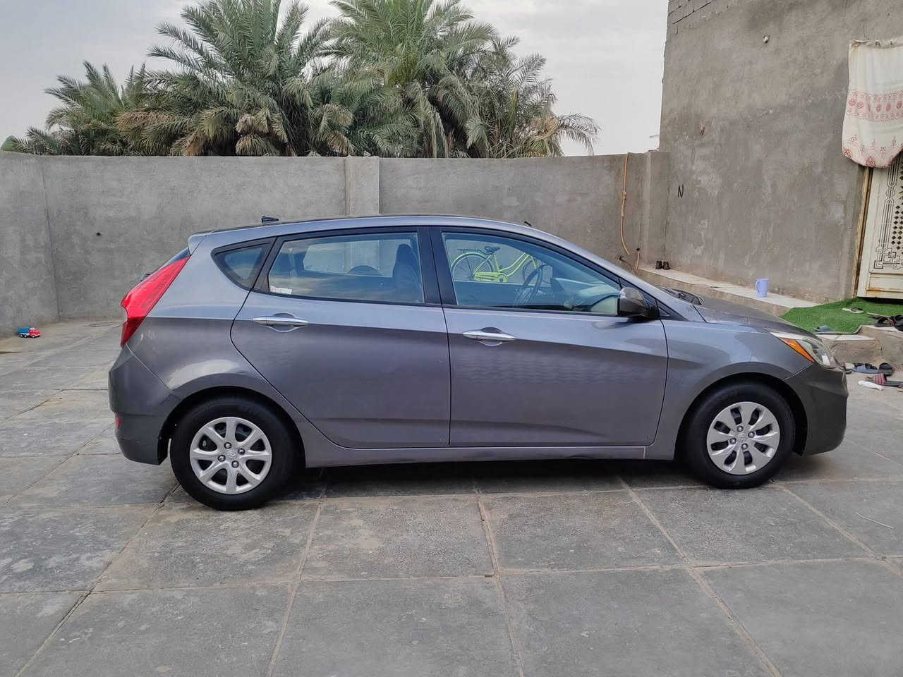 السلام عليكم 
اكسنت 2015 وارد امريكي هاچ باگ.شاشة كاميرا.تحكم جهة وحدة.حادث خفيف چاملغ امامي فقط بدون ايرباگ
رقم دولي تحويل مباشر باسم صاحبها.
سعرها 100 بيهه مجال
مكانها سوق الشيوخ ***********
متوفر واتساب سوق الشيوخ, ذي قار
