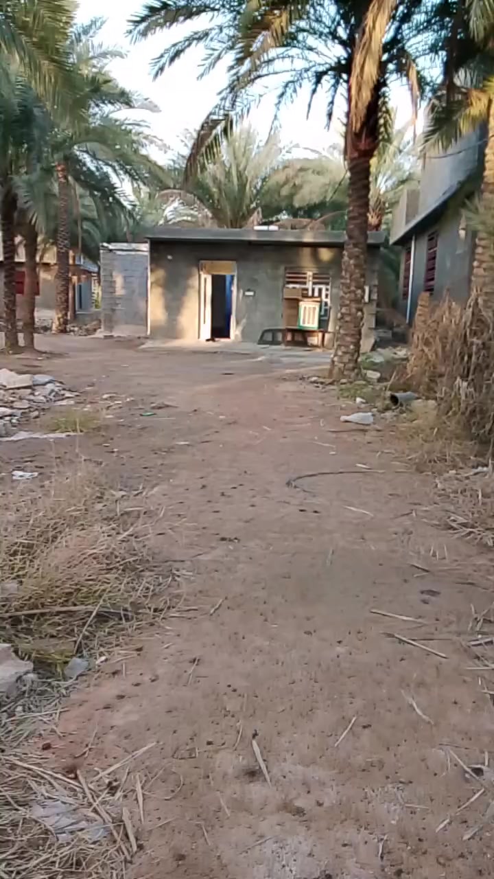 سلام عليكم ١٠٠٠ متر للبيع كربلاء الحسينيه منطقة غلطاويه قرب بيت قزويني عن مركز  المدينه ٣كيلو وعن شارع خدمي ٨٥٠ متر توجد كافة الخدمات سعر ٢٥٠ سند ٢٥تحويل اسهم ***********
