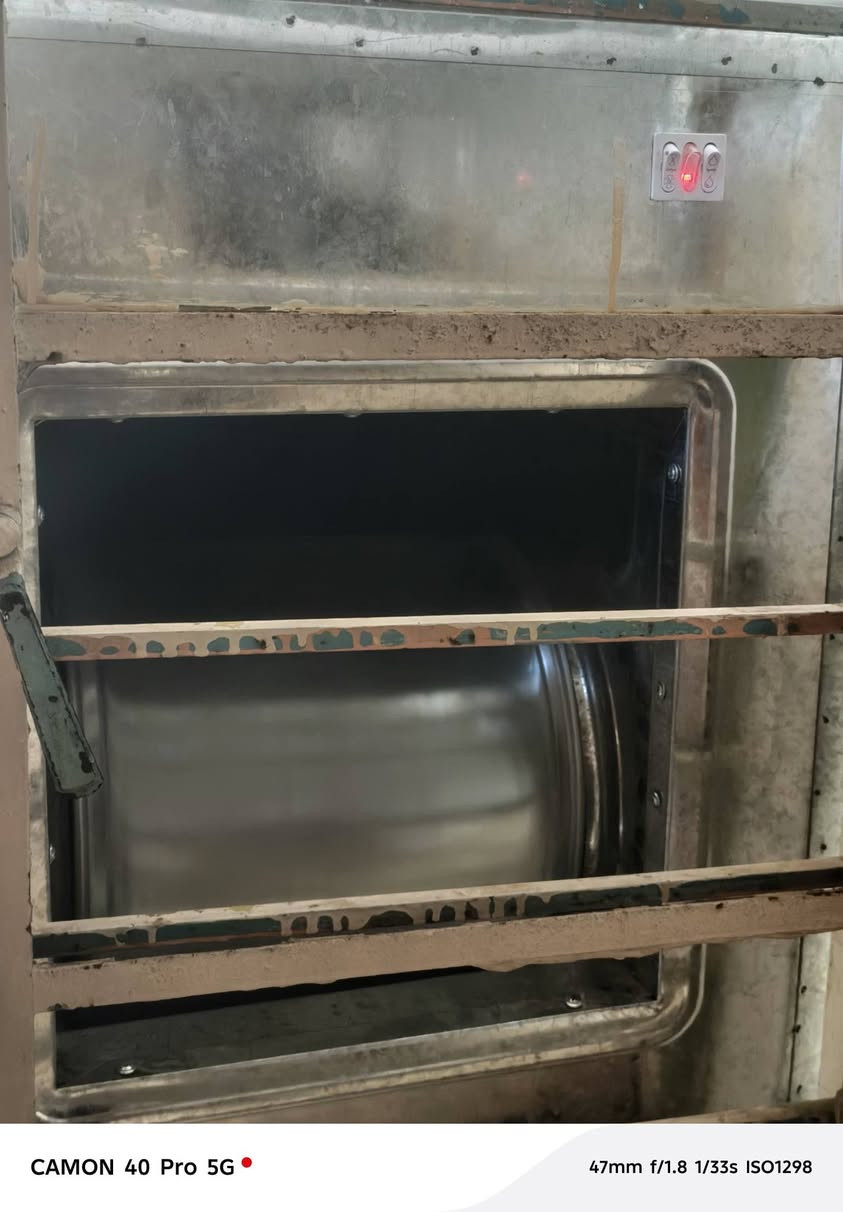 مبرده شمال للبيع نضيفه مستخدمه 20يوم فقط بعدها جديده مكانه موصل حي الكرامه السعر 120 رقم ال هاتف  ‏‪***********‬‏
