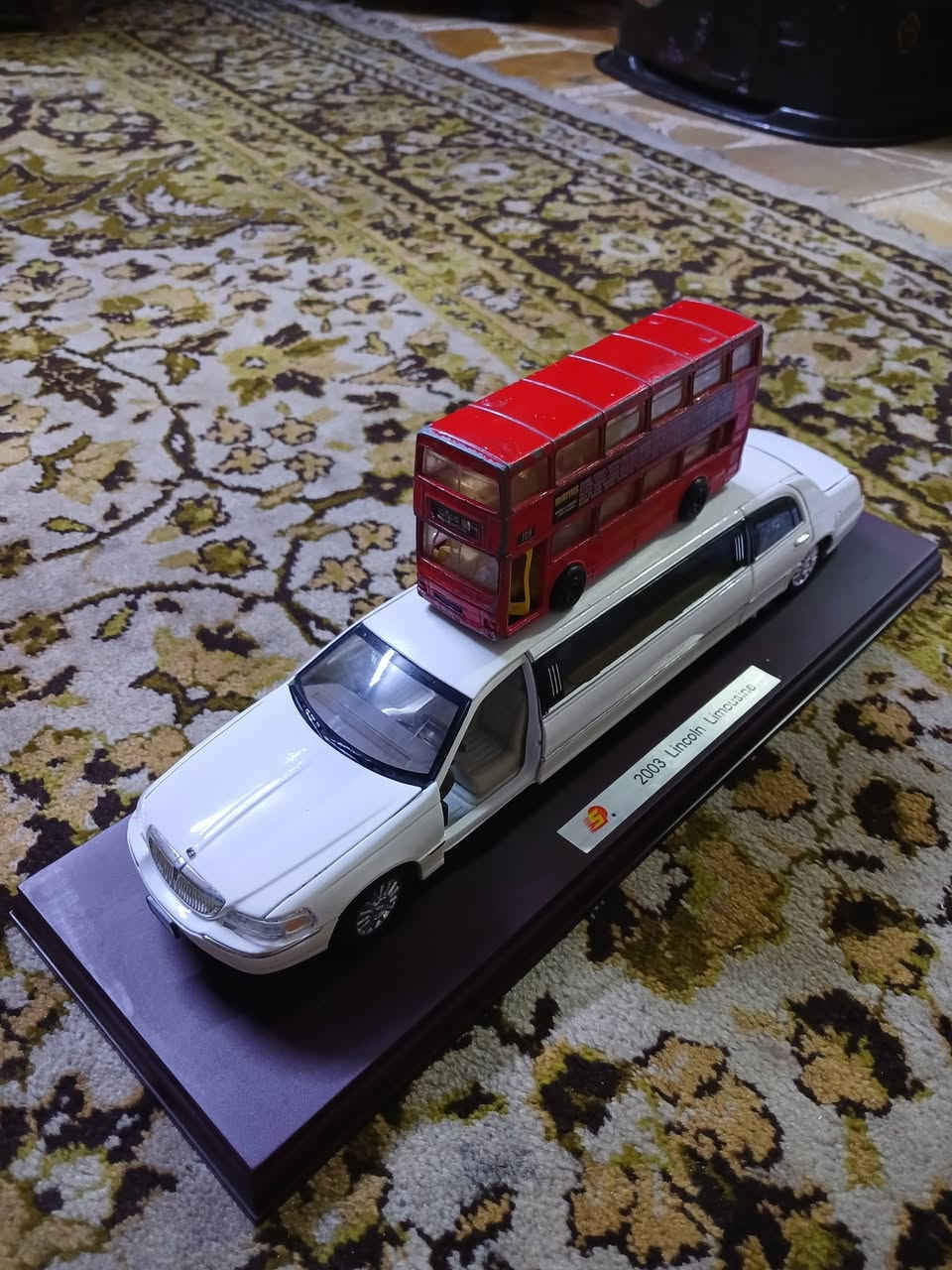 السلام عليكم 
للبيع لينكولن ليموزين 
Lincoln limousine 🎖
حجم 1/28 شركة SS
السيارة نظيفة جدا الى ابعد درجة ما بيها شخوط لا باللون
 ولا بالزجاج 
السيارة نقصها باب السايق والمراية اليسار موضحات بالصور 
السعر مع التوصيل 45 الف 
للاستفسار واتساب 
(( 0772.394.4061 ))
