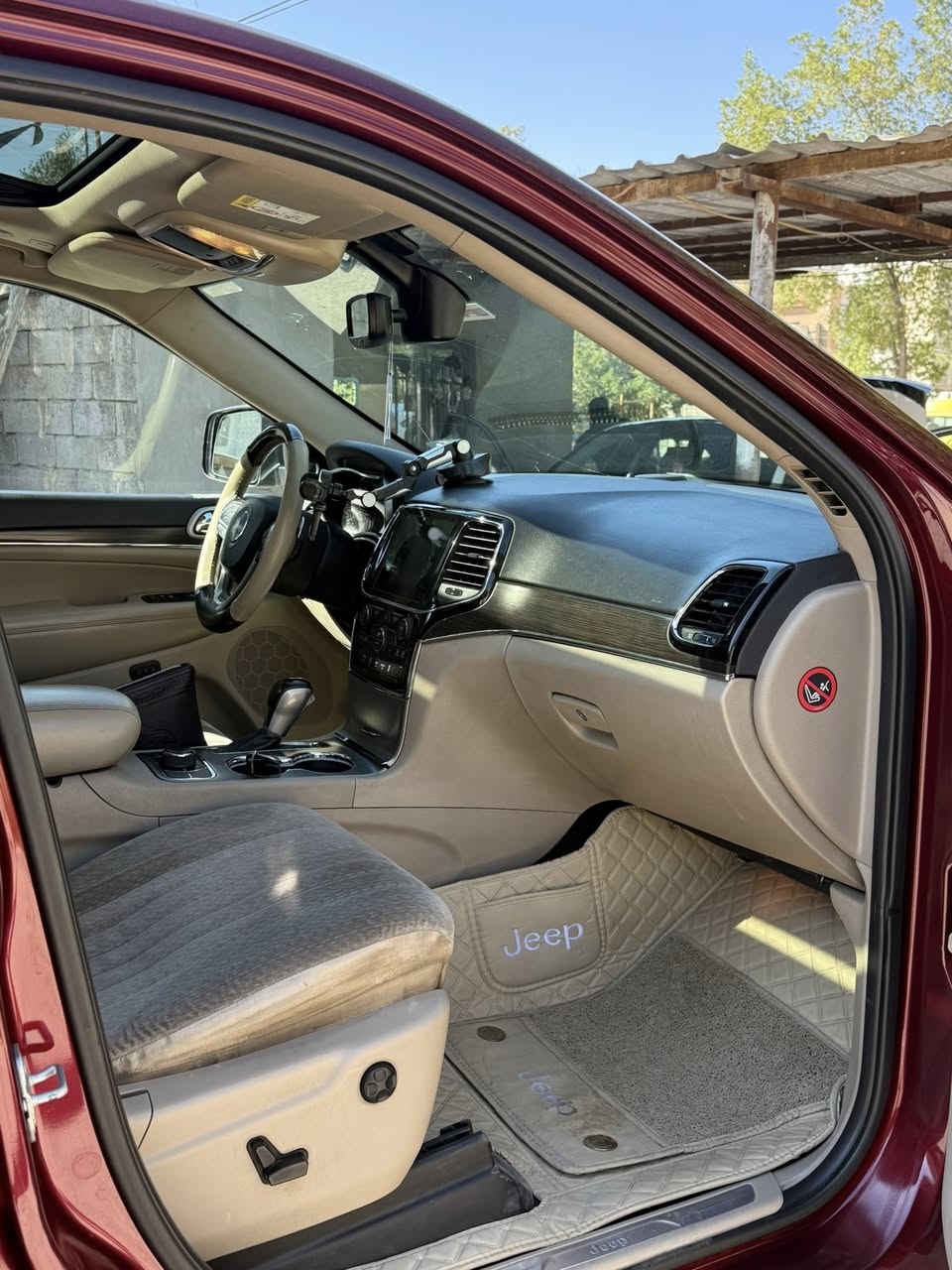 السلام عليكم
للبيع فقط 
جيب ليمتد خليجي 2020 
فول مواصفات بنورما داخل جلد مغلفه مخمل
رقم بغداد تحويل ثاني يوم 
ماشيه ١٣٨ (كيلو) 
كفالة عامه من صبغ وتبديل وكير ومكينه الى اخره .. 
عده ملاحضات بسيطه جداً 
السعر ٢٥,٥٠٠ وبي مجال بسيط جدا 
مكانها بغداد السيديه
***********
