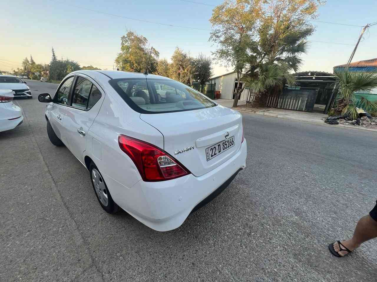 نيسان سني 2021 ماشيه (98) سياره نضيفه وحلوه الضرر موضح بل صور السعر 98$قفل ***********
